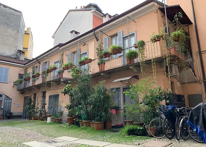 Bilocale Di Ringhiera In Corso Como/Garibaldi