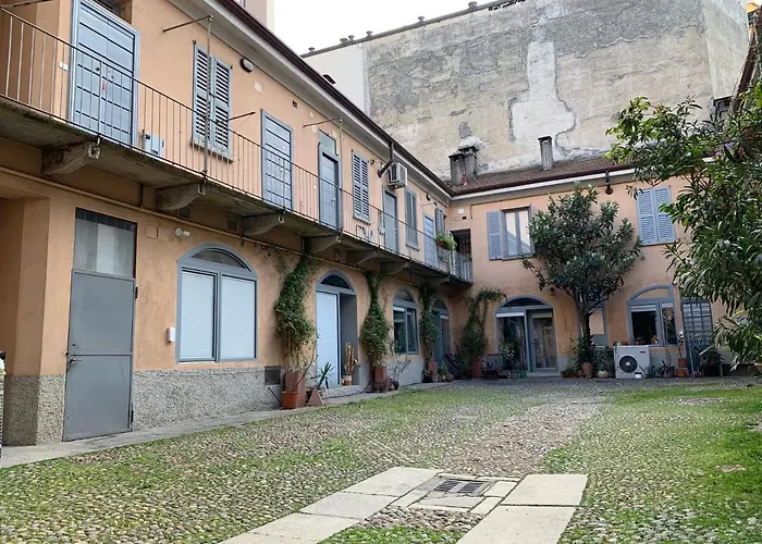 Bilocale Di Ringhiera In Corso Como/Garibaldi